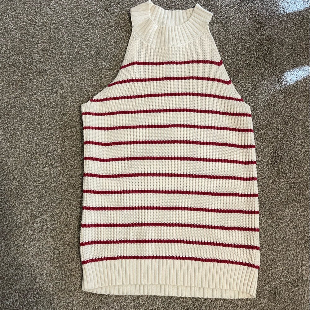 Loft sleeveless sweater top. Size small. NWT